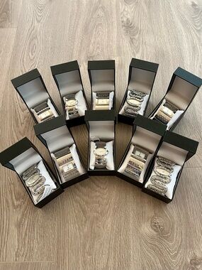 Resellers $4950 bundle lot of 10 Roberto Cavalli watches